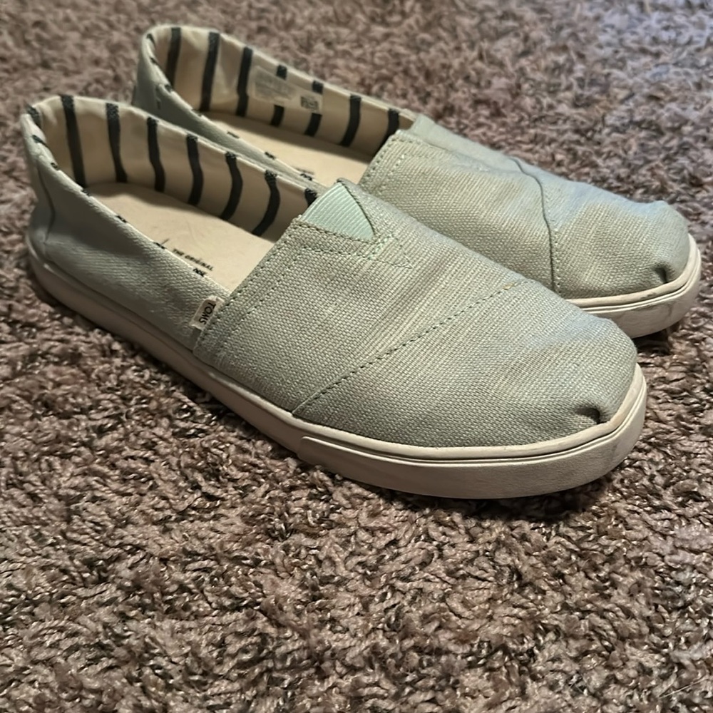 TOMS women’s slip on shoes. Size 9. Seafoam color